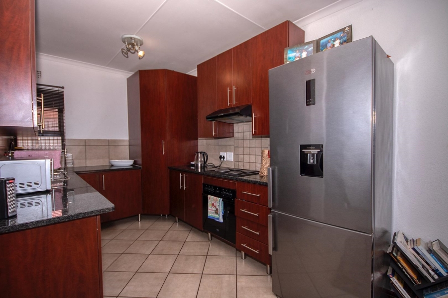 2 Bedroom Property for Sale in Alrode Gauteng