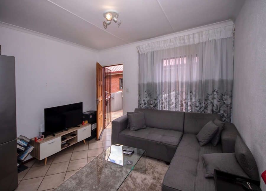 2 Bedroom Property for Sale in Alrode Gauteng