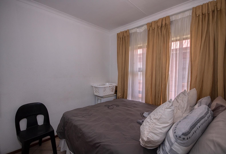 2 Bedroom Property for Sale in Alrode Gauteng