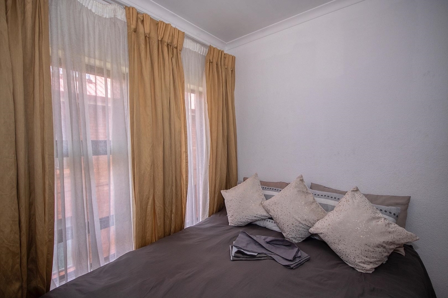 2 Bedroom Property for Sale in Alrode Gauteng