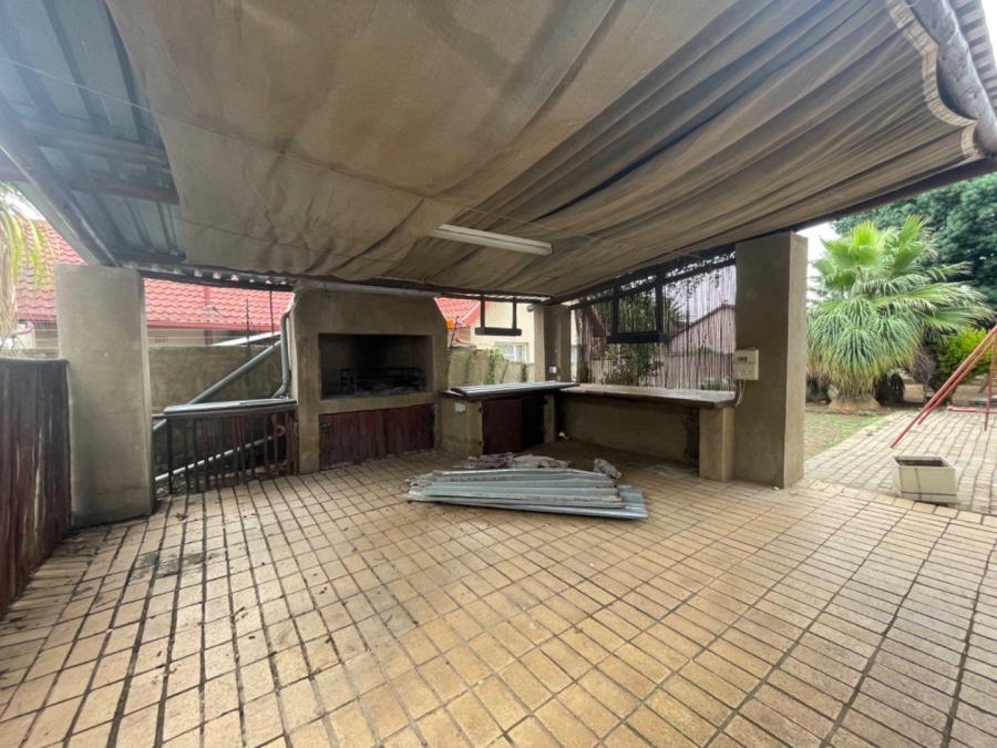 To Let 3 Bedroom Property for Rent in Birchleigh North Gauteng