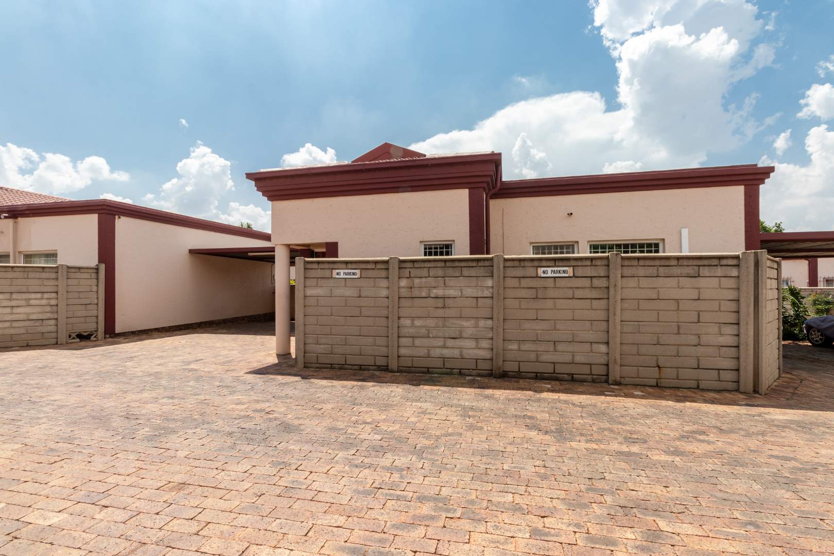 2 Bedroom Property for Sale in Little Falls Gauteng