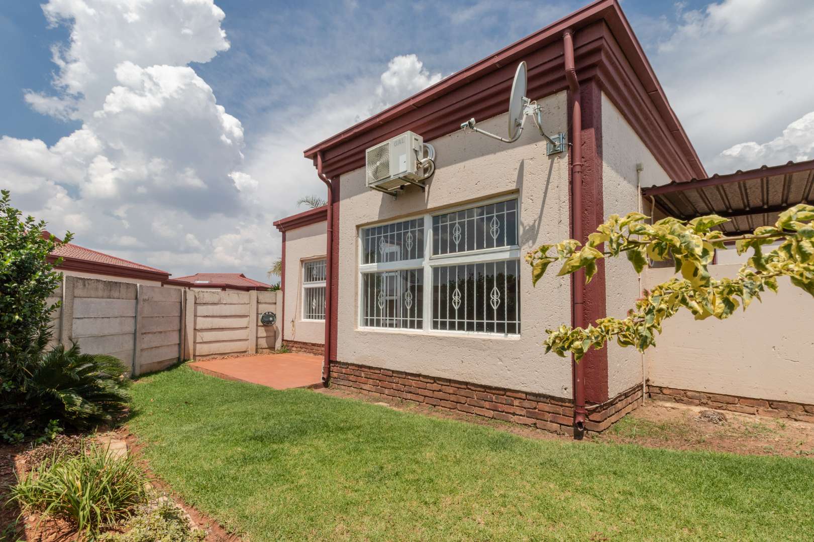 2 Bedroom Property for Sale in Little Falls Gauteng