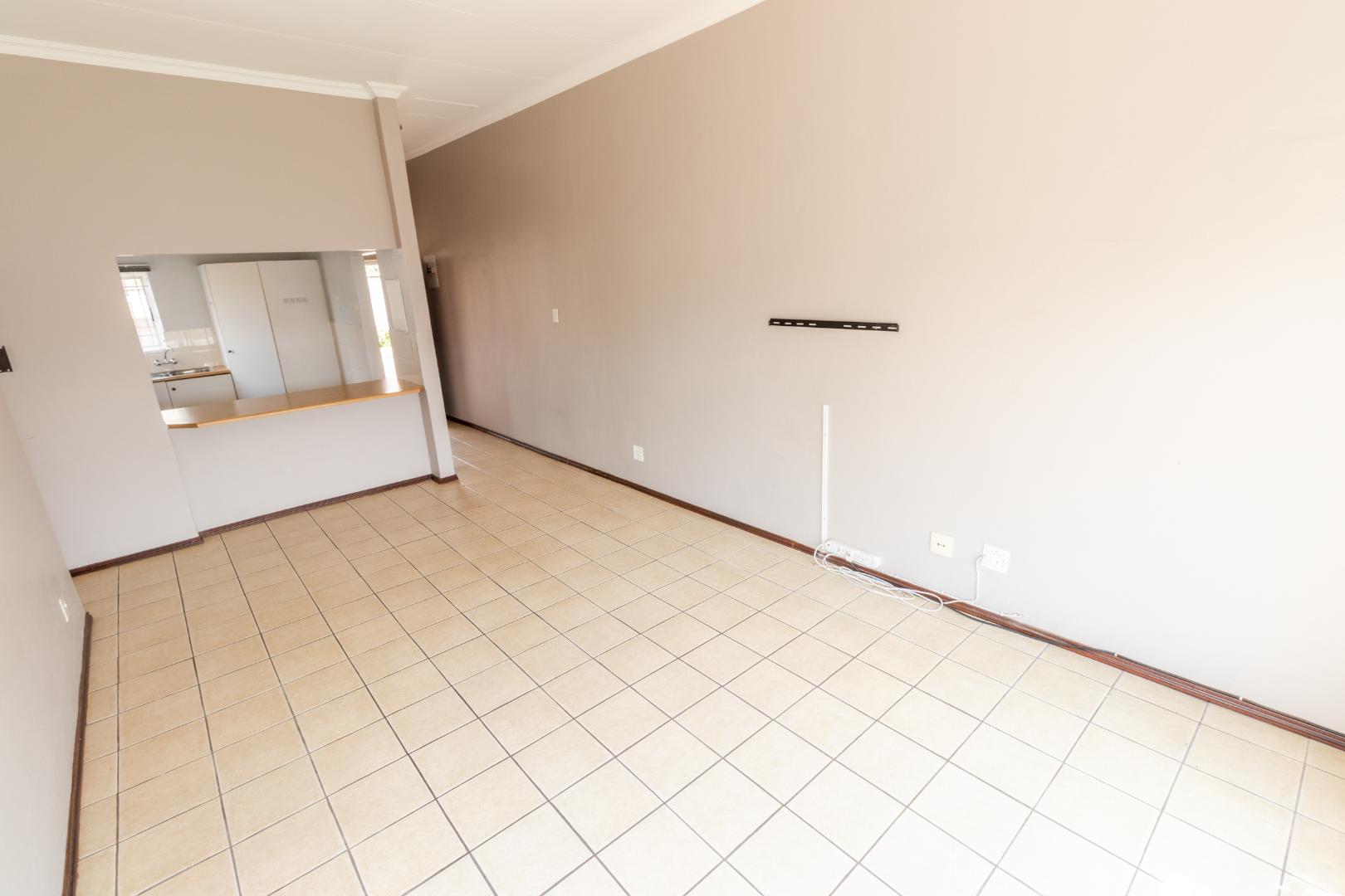 2 Bedroom Property for Sale in Little Falls Gauteng