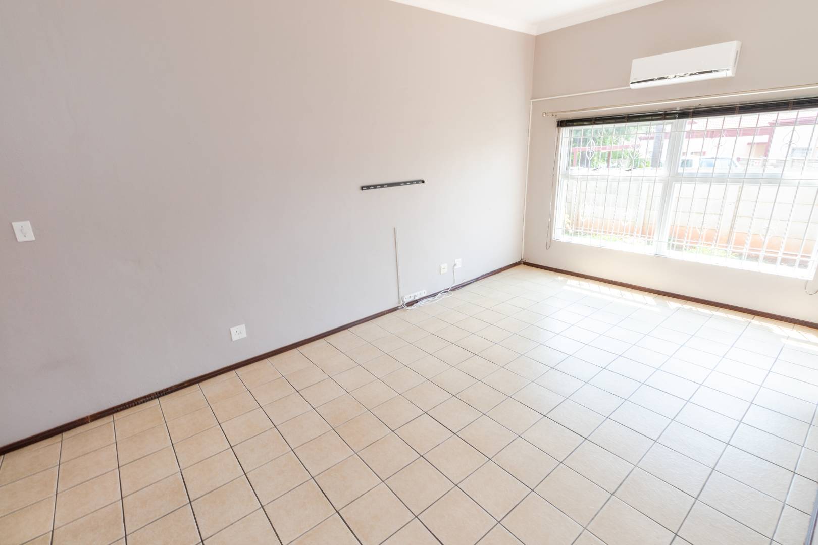 2 Bedroom Property for Sale in Little Falls Gauteng