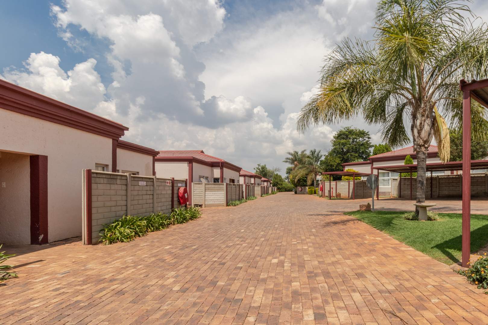 2 Bedroom Property for Sale in Little Falls Gauteng