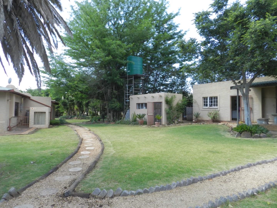 18 Bedroom Property for Sale in Hekpoort Gauteng