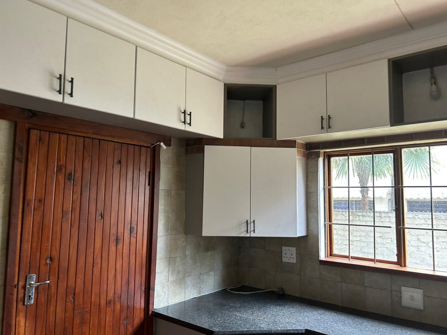 To Let 3 Bedroom Property for Rent in New Redruth Gauteng