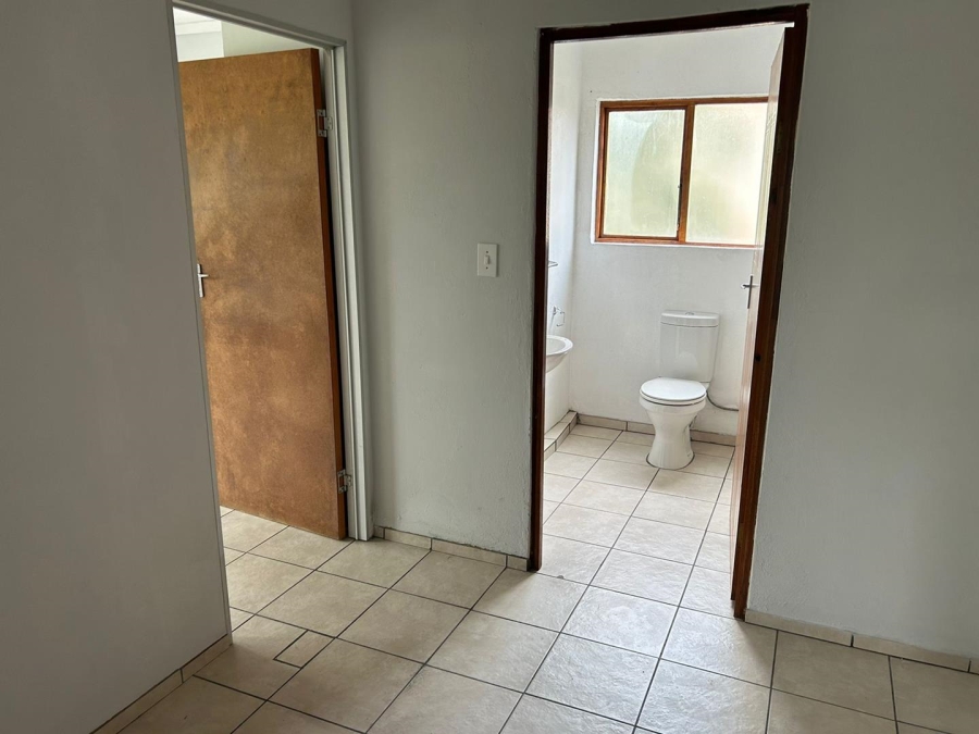 To Let 3 Bedroom Property for Rent in New Redruth Gauteng