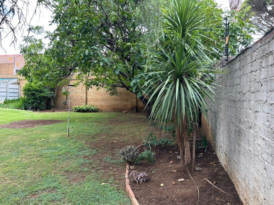 To Let 3 Bedroom Property for Rent in New Redruth Gauteng