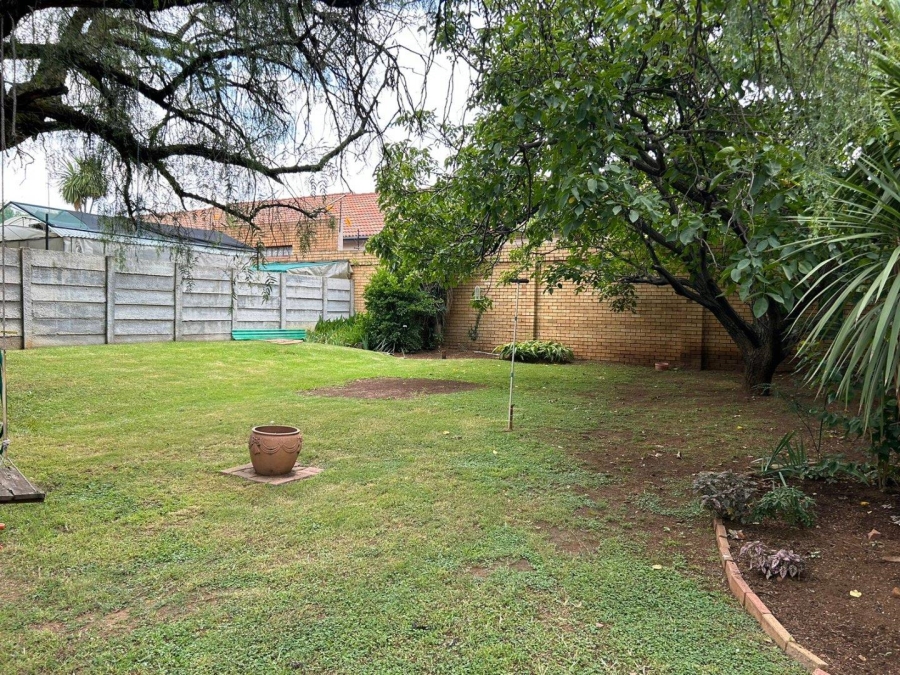 To Let 3 Bedroom Property for Rent in New Redruth Gauteng