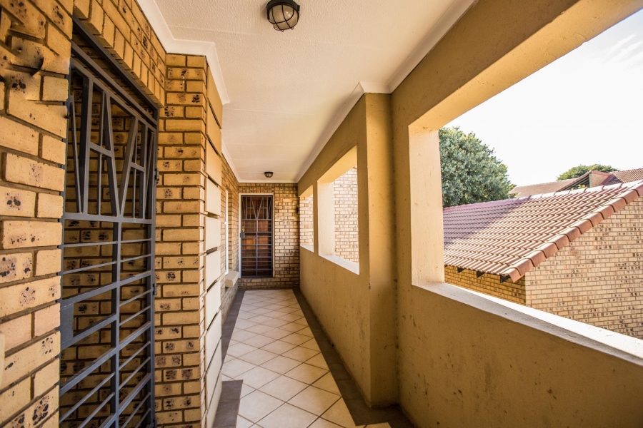 To Let 2 Bedroom Property for Rent in Olympus AH Gauteng