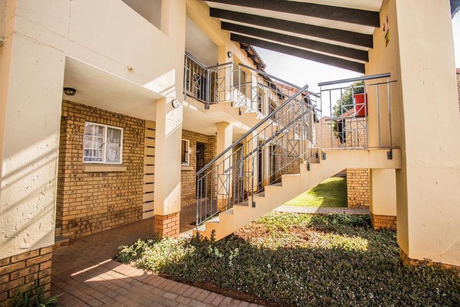 To Let 2 Bedroom Property for Rent in Olympus AH Gauteng