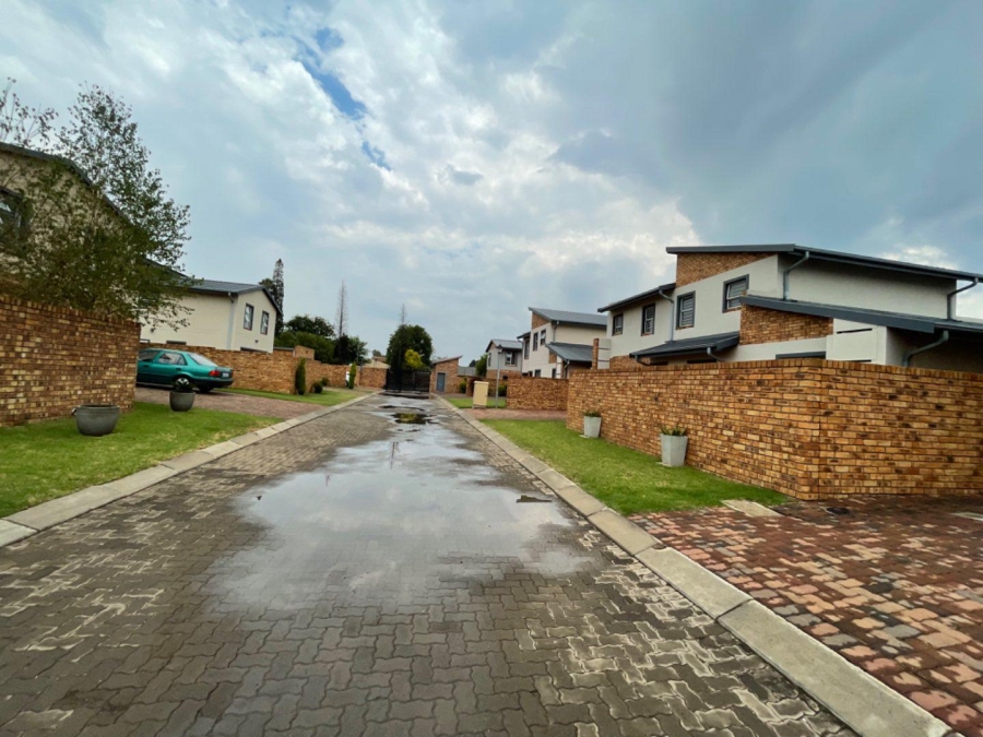 4 Bedroom Property for Sale in Pomona Gauteng