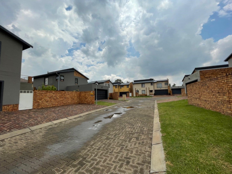 4 Bedroom Property for Sale in Pomona Gauteng