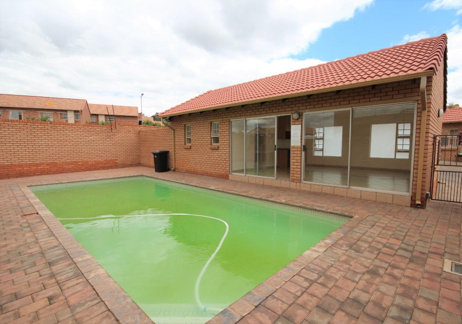 To Let 3 Bedroom Property for Rent in Hazeldean Gauteng