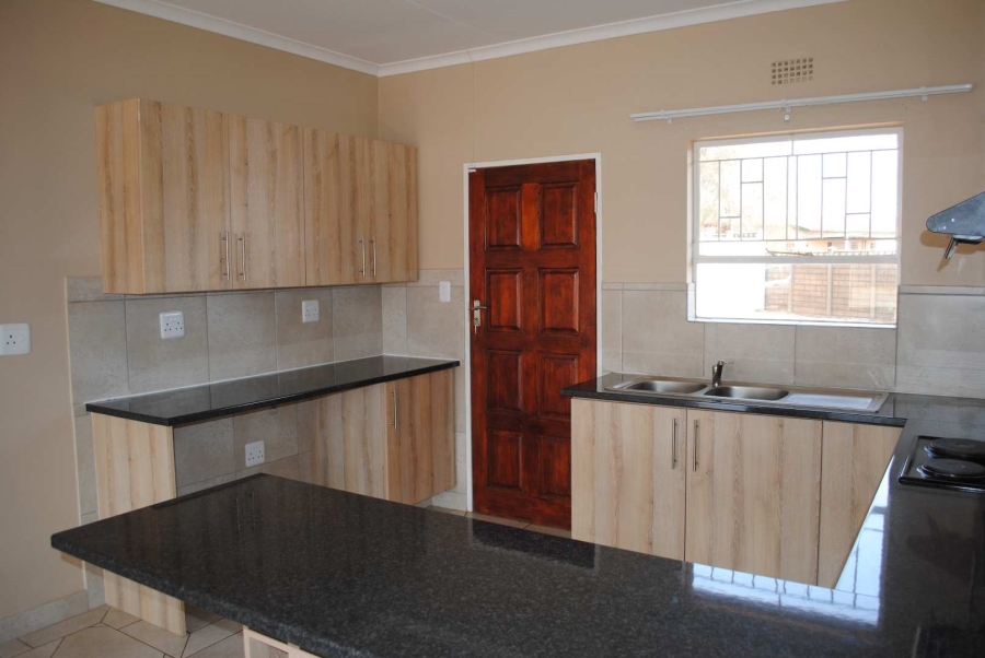 2 Bedroom Property for Sale in Kookrus Gauteng