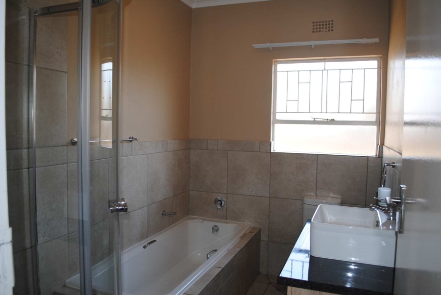 2 Bedroom Property for Sale in Kookrus Gauteng