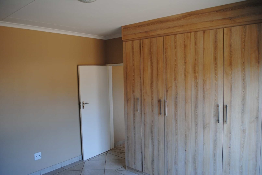 2 Bedroom Property for Sale in Kookrus Gauteng