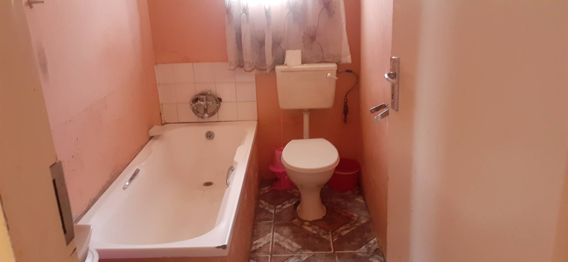 5 Bedroom Property for Sale in Soshanguve GG Gauteng