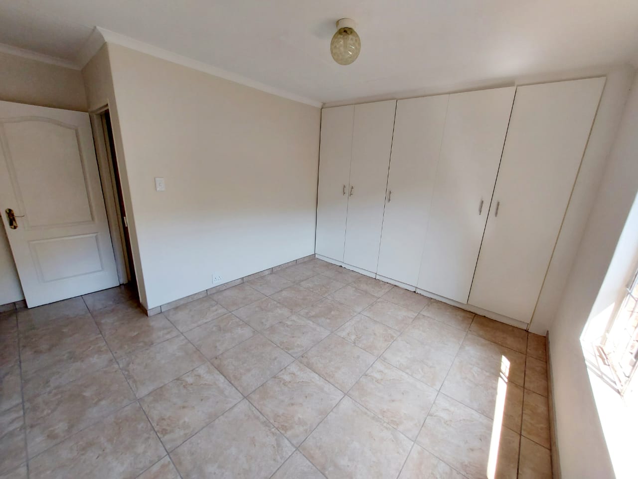 To Let 3 Bedroom Property for Rent in Mountain View Gauteng