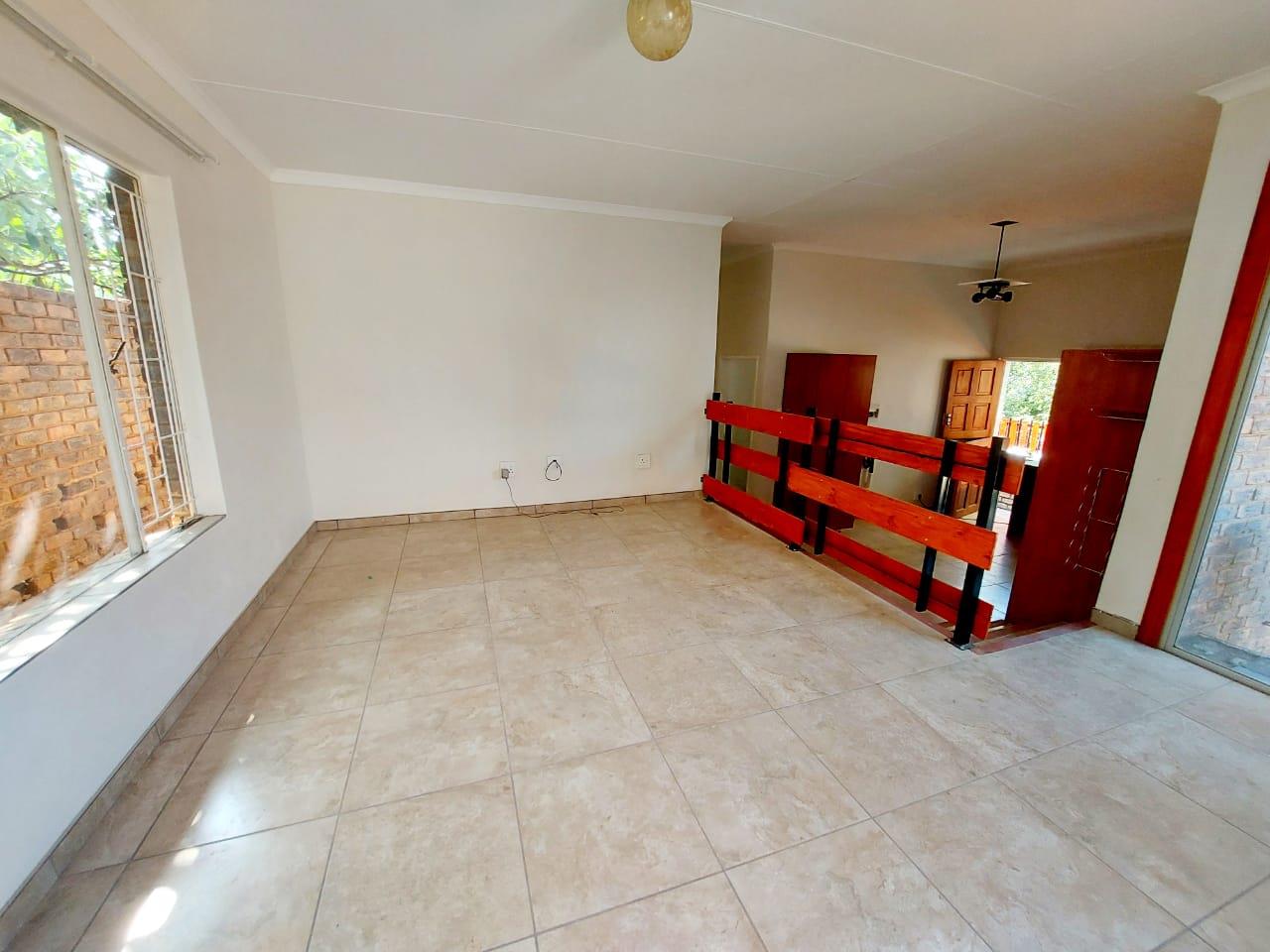 To Let 3 Bedroom Property for Rent in Mountain View Gauteng