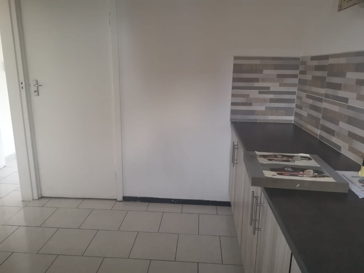 To Let 1 Bedroom Property for Rent in Lambton Gauteng