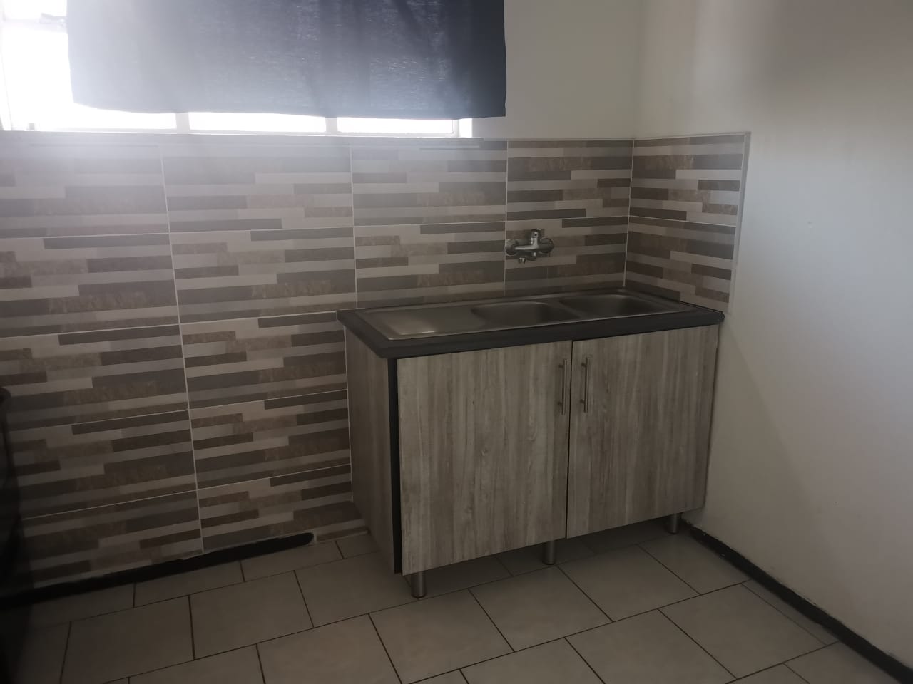 To Let 1 Bedroom Property for Rent in Lambton Gauteng