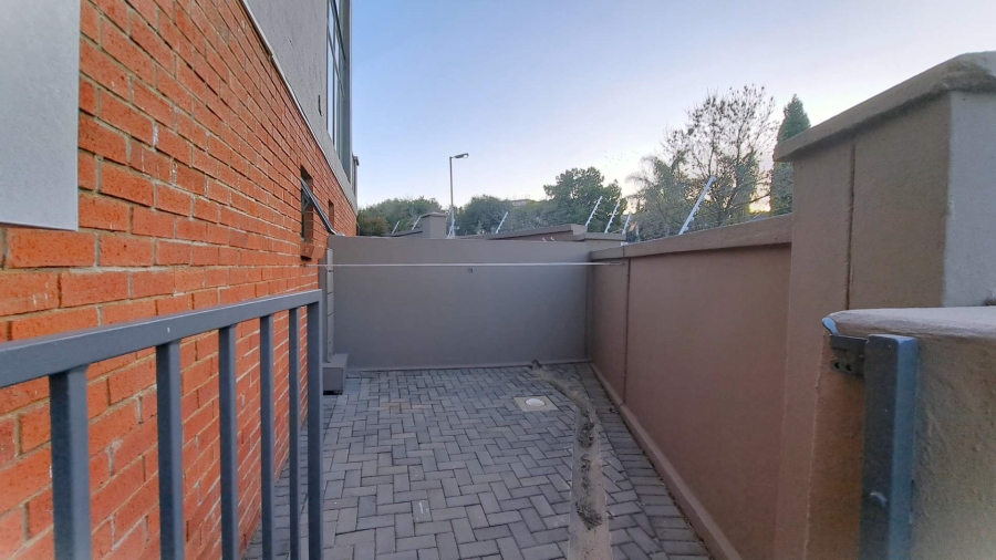 1 Bedroom Property for Sale in Darrenwood Gauteng