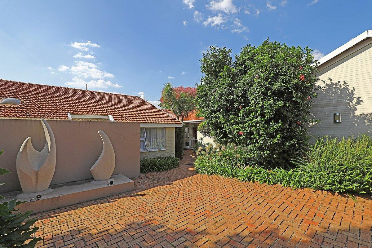 4 Bedroom Property for Sale in Glenhazel Gauteng