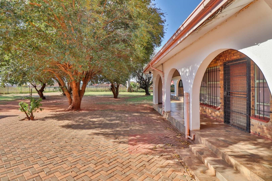 5 Bedroom Property for Sale in Bakerton Gauteng