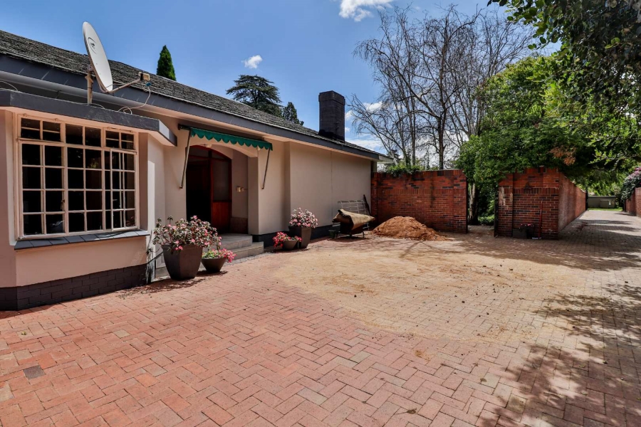 4 Bedroom Property for Sale in Lakefield Gauteng