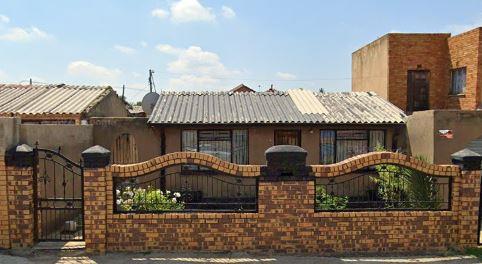 1 Bedroom Property for Sale in Moletsane Gauteng