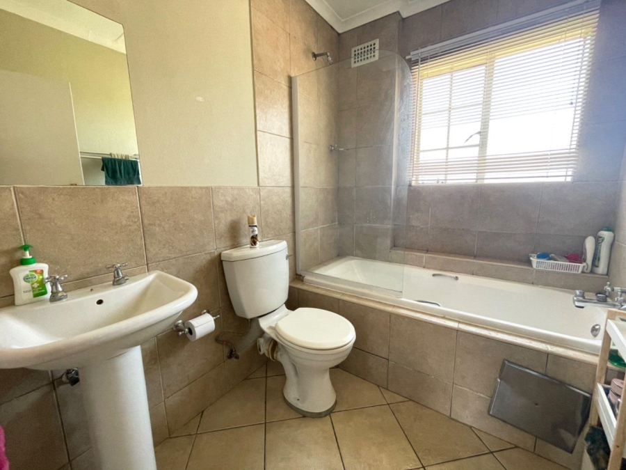 To Let 2 Bedroom Property for Rent in Terenure Gauteng