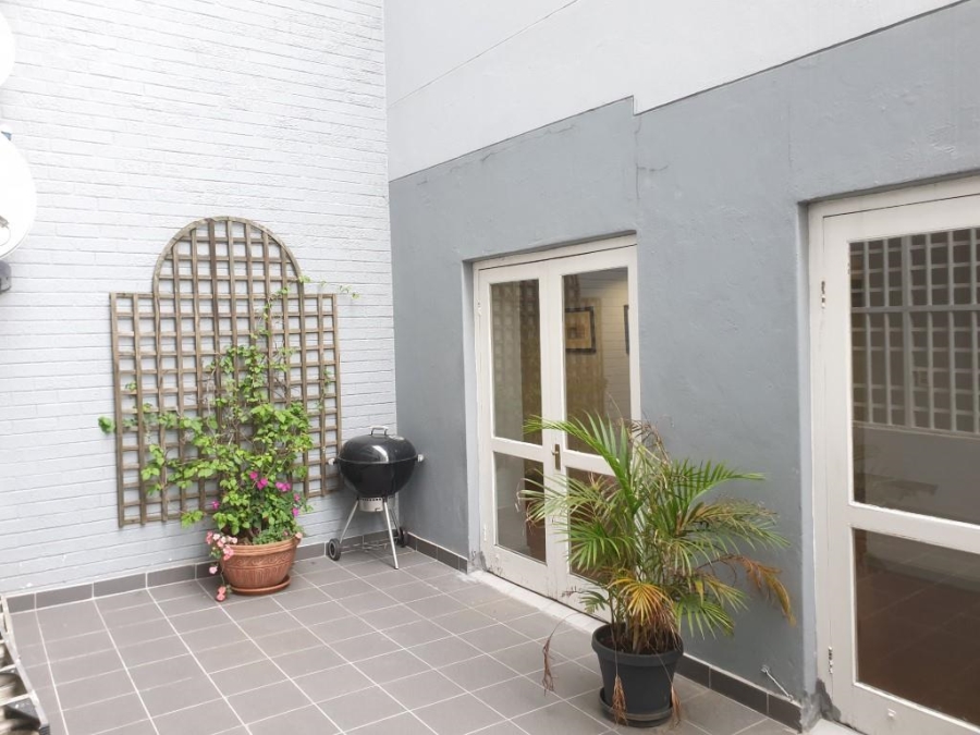 1 Bedroom Property for Sale in Illovo Gauteng