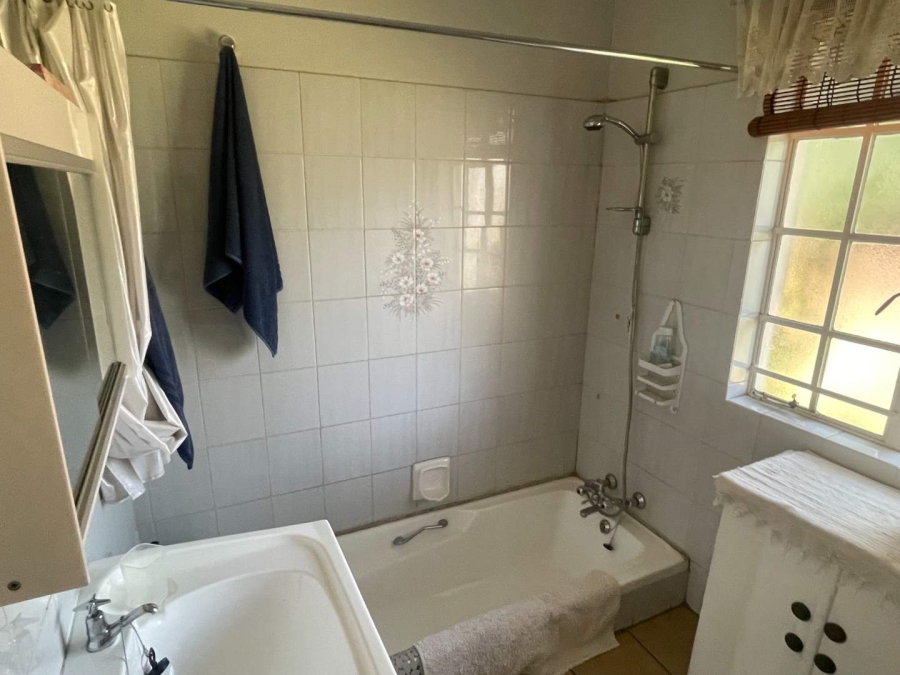 4 Bedroom Property for Sale in Brackendowns Gauteng