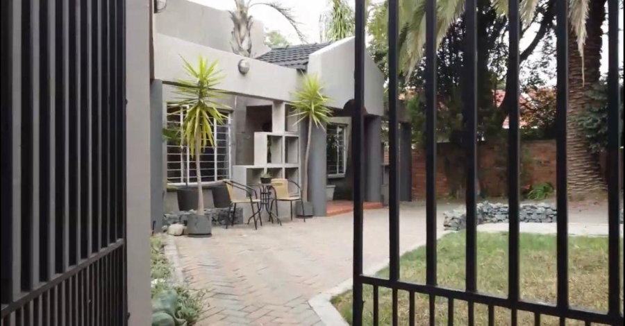 6 Bedroom Property for Sale in Weltevreden Park Gauteng