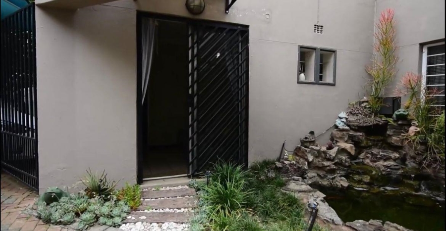 6 Bedroom Property for Sale in Weltevreden Park Gauteng