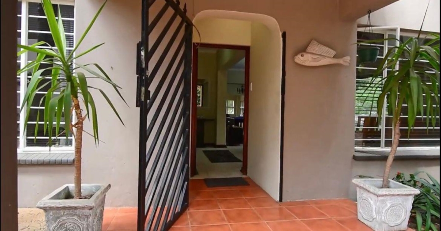 6 Bedroom Property for Sale in Weltevreden Park Gauteng