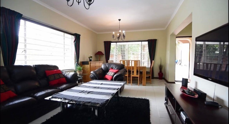 6 Bedroom Property for Sale in Weltevreden Park Gauteng