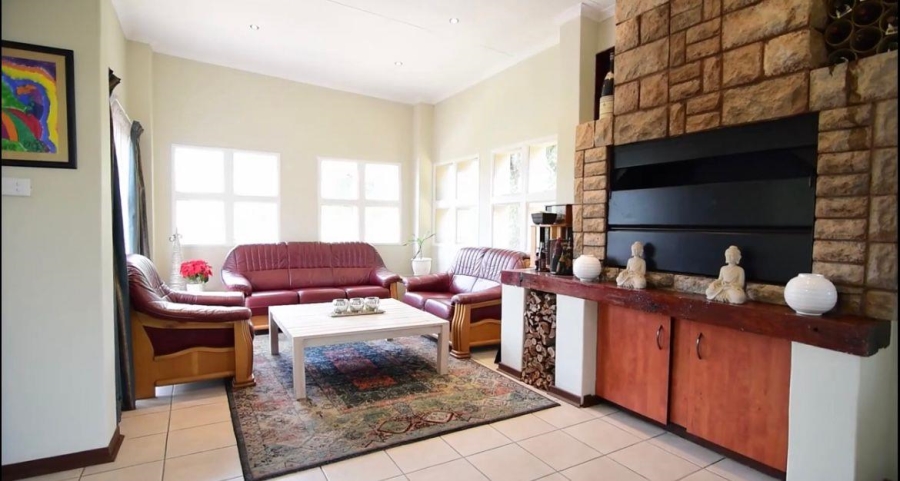 6 Bedroom Property for Sale in Weltevreden Park Gauteng