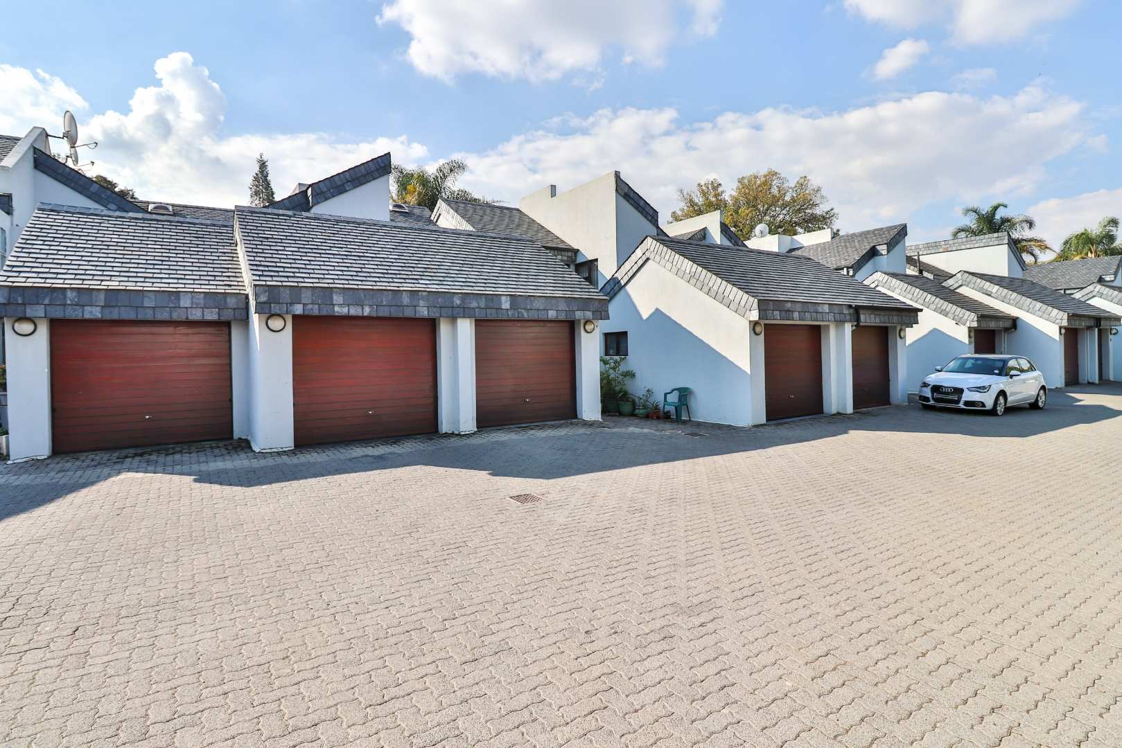 4 Bedroom Property for Sale in Lakefield Gauteng