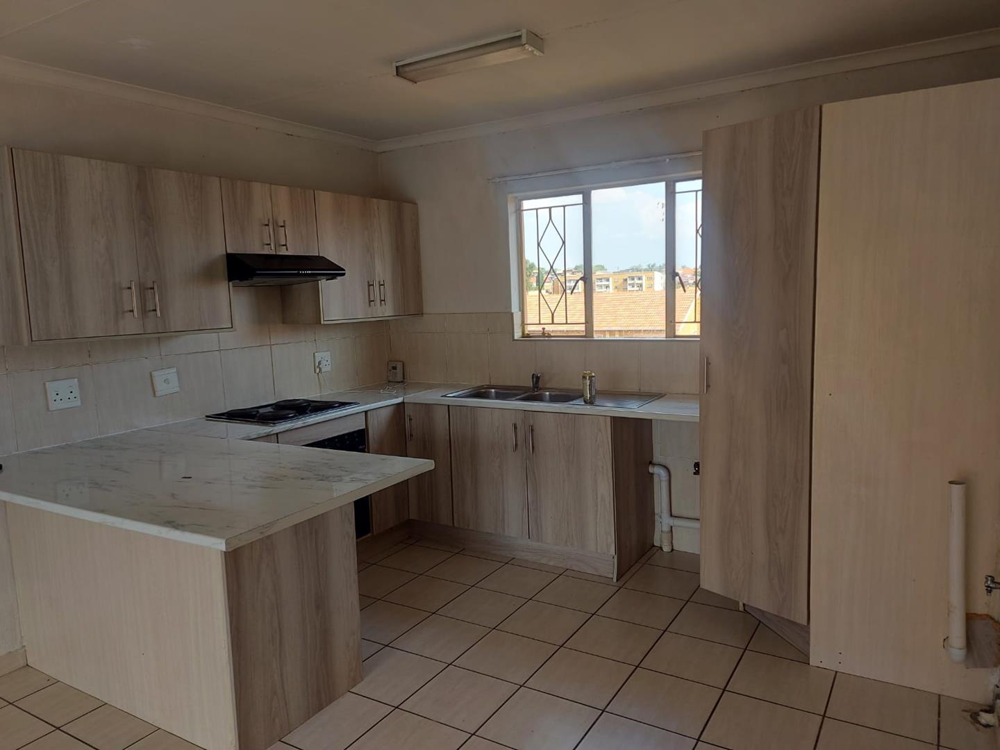 2 Bedroom Property for Sale in Towerby Gauteng