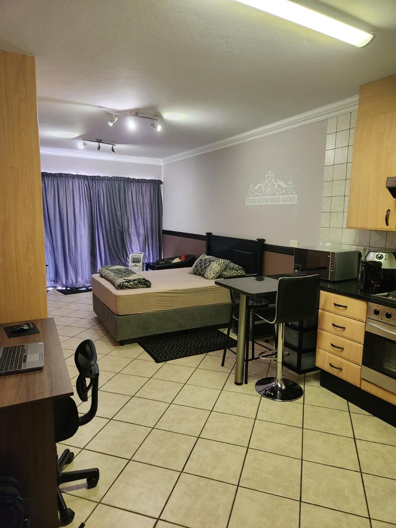 1 Bedroom Property for Sale in Leeuwenhof Estate Gauteng