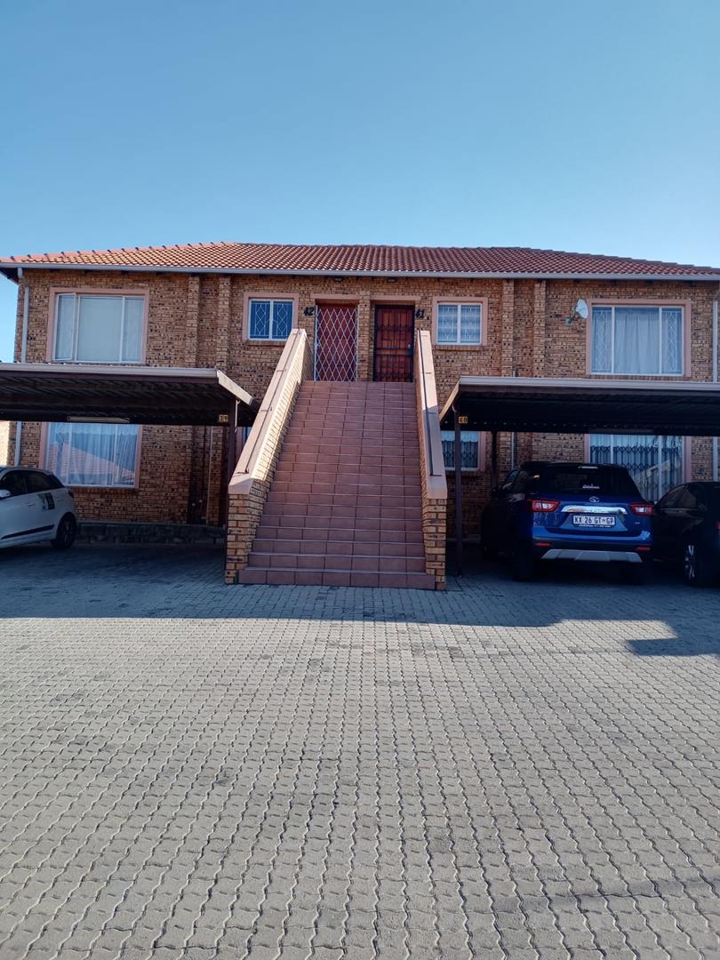 2 Bedroom Property for Sale in Towerby Gauteng