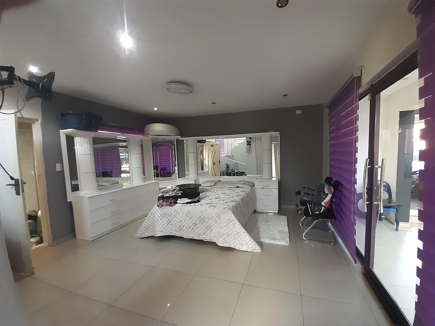 4 Bedroom Property for Sale in Zakariyya Park Gauteng