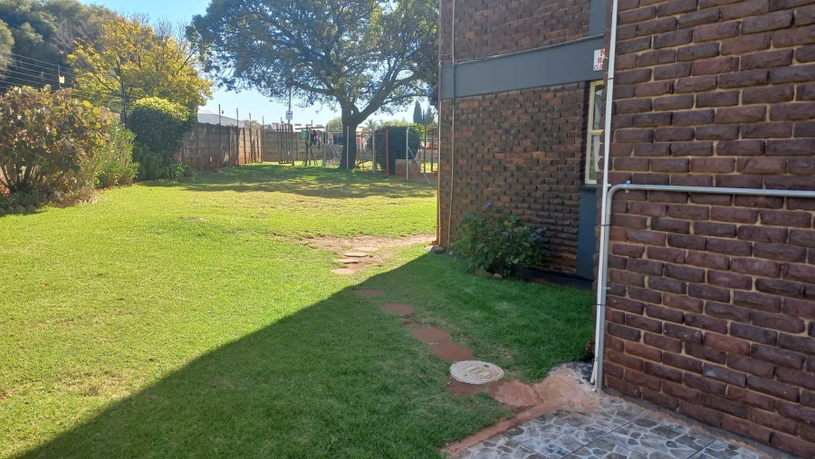 2 Bedroom Property for Sale in Rhodesfield Gauteng