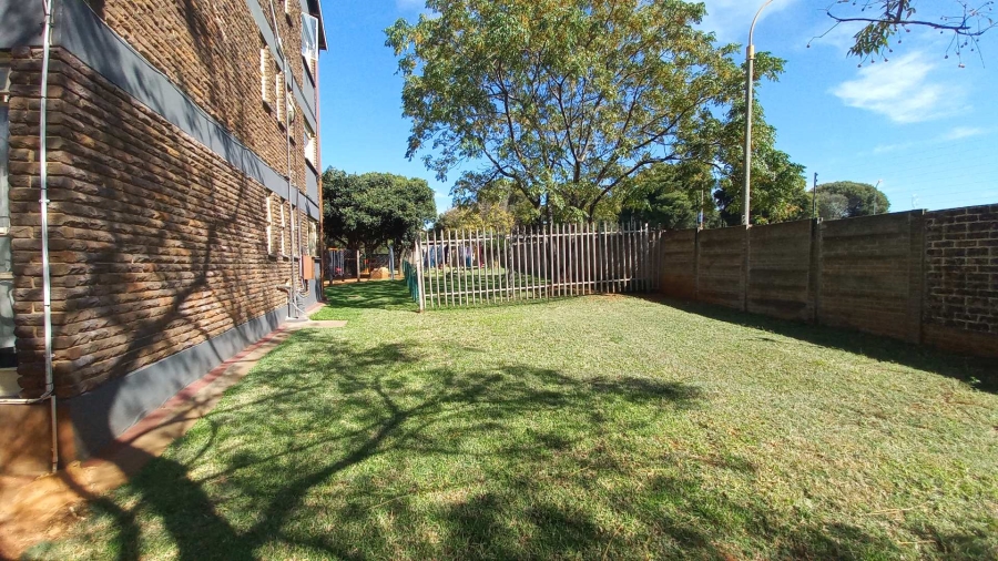 2 Bedroom Property for Sale in Rhodesfield Gauteng