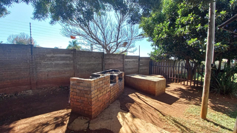 2 Bedroom Property for Sale in Rhodesfield Gauteng