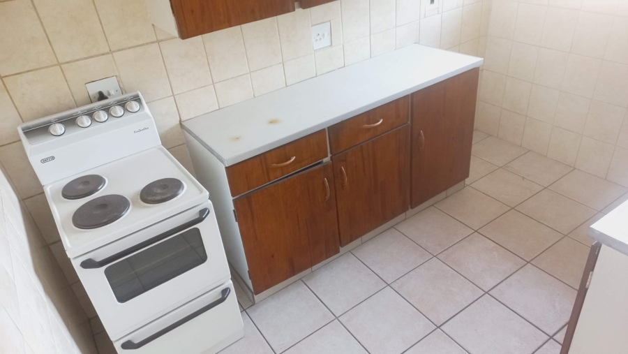 2 Bedroom Property for Sale in Rhodesfield Gauteng